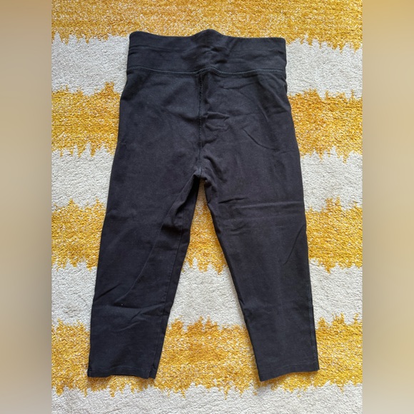 People Tree set Black & Purple Yoga Athletic Cross Back Tops & Cropped Leggings - Picture 8 of 10